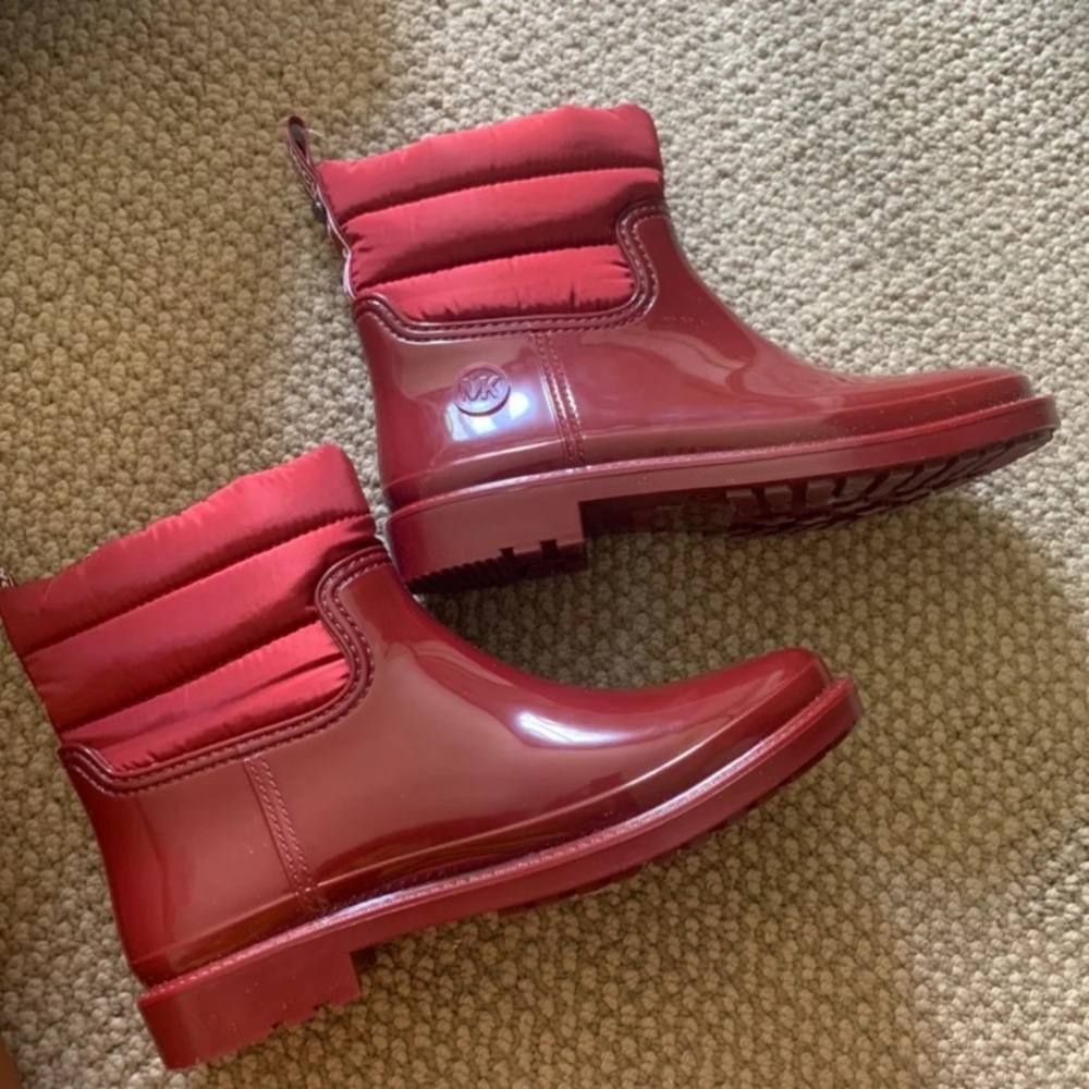 Michael kors red rubber rain boots